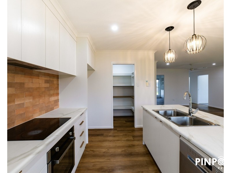 20 Jabiru Circuit, Rural View QLD 4740