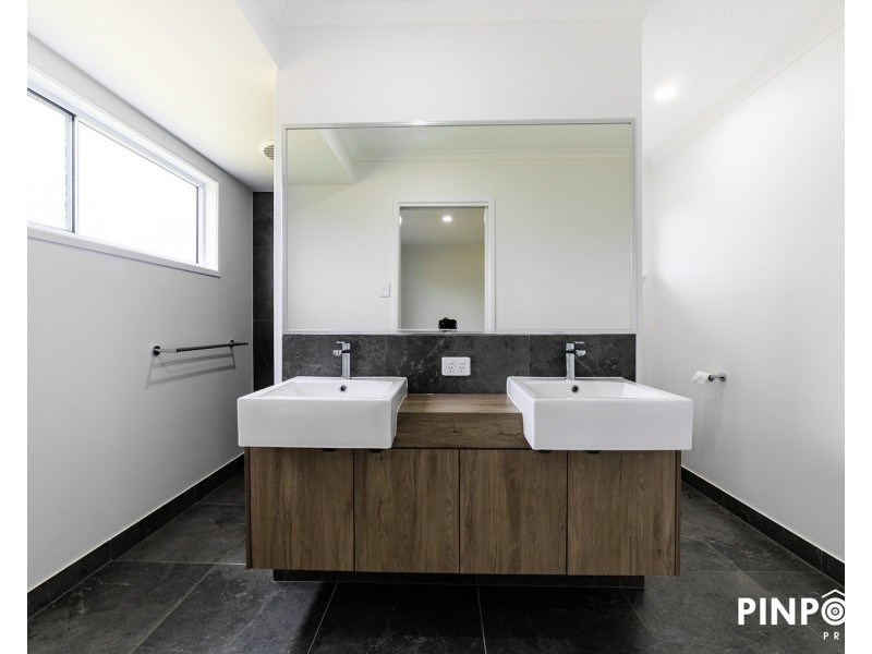 20 Jabiru Circuit, Rural View QLD 4740