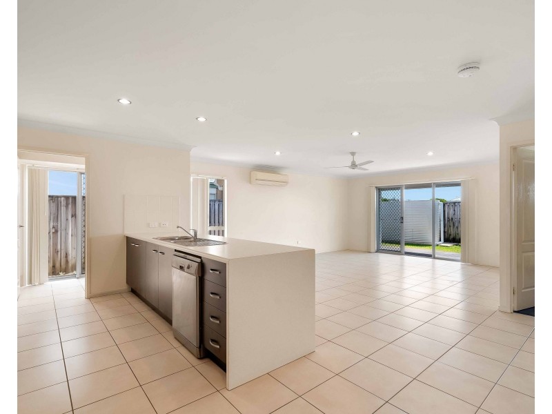 24 Trinity Parade, Blacks Beach QLD 4740