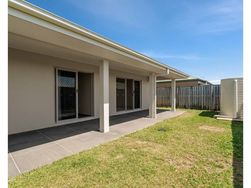 24 Trinity Parade, Blacks Beach QLD 4740