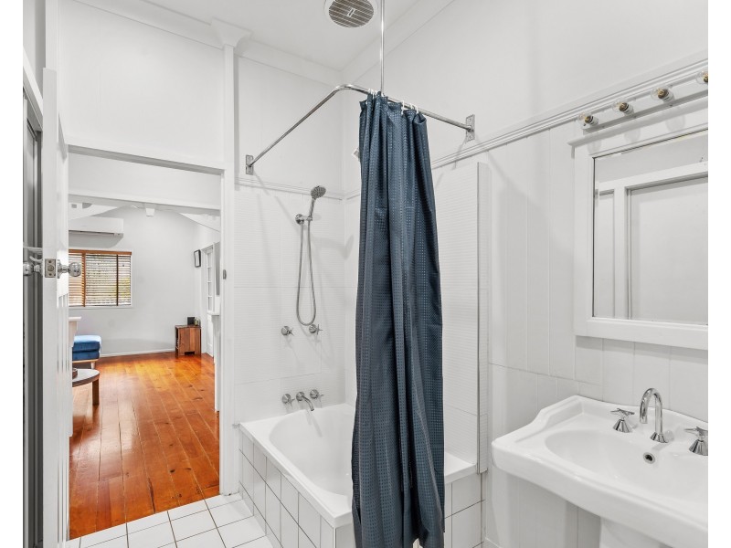 18 Beaton Street, West Mackay QLD 4740