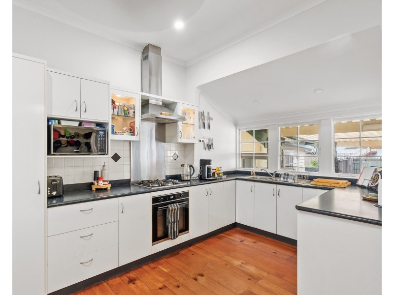 18 Beaton Street, West Mackay QLD 4740