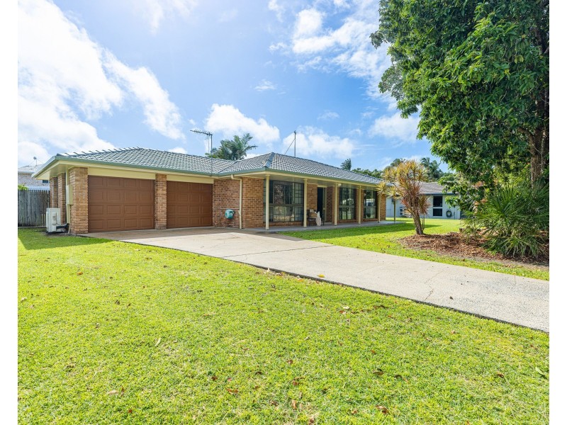 7 Sunset Beach Court, Shoal Point QLD 4750