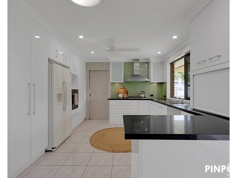 7 Sunset Beach Court, Shoal Point QLD 4750