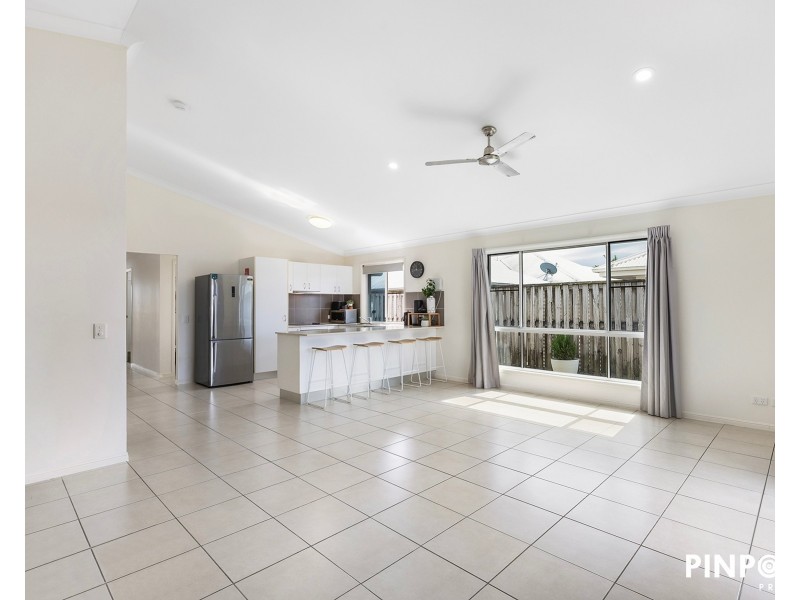 52 Coogee Terrace, Blacks Beach QLD 4740