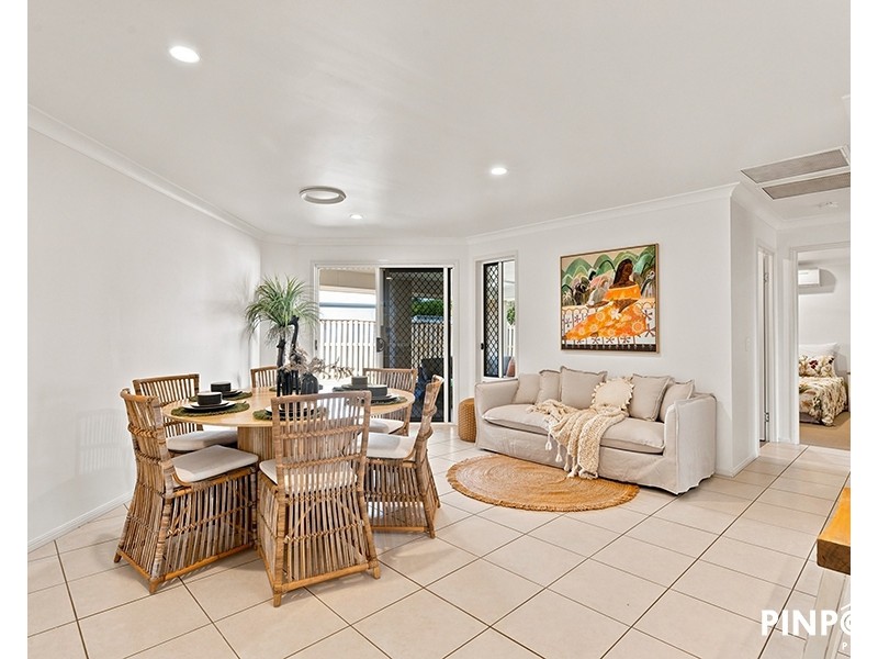 8 Narrabeen Street, Blacks Beach QLD 4740
