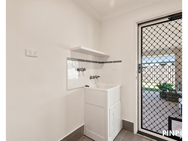 8 Narrabeen Street, Blacks Beach QLD 4740