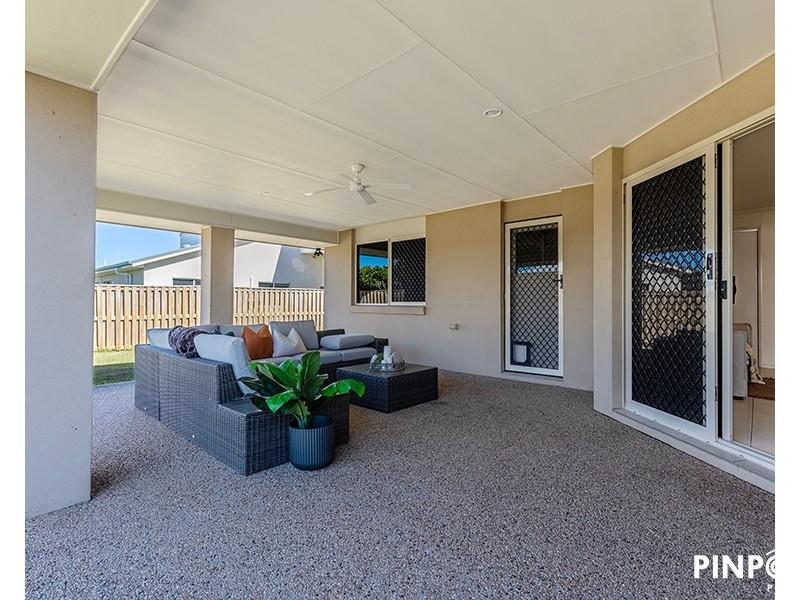 8 Narrabeen Street, Blacks Beach QLD 4740