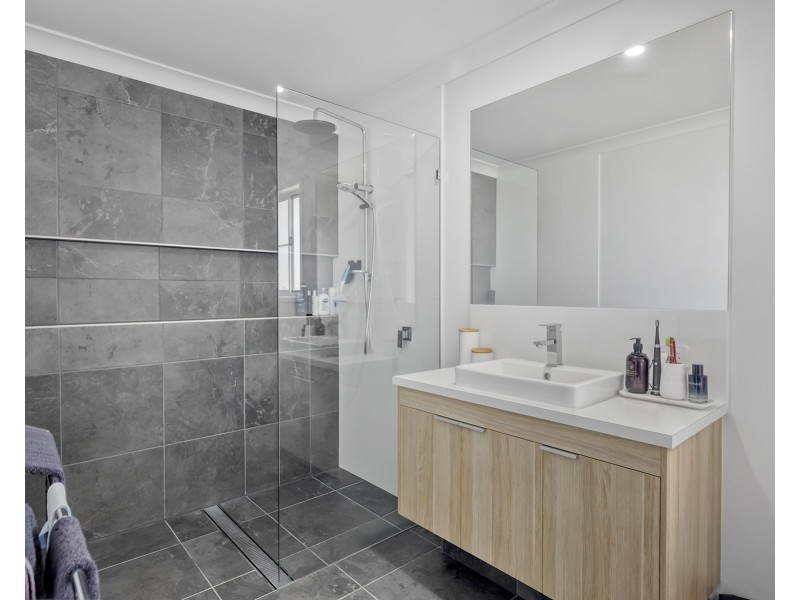 31 Palmetto Crescent, Rural View QLD 4740
