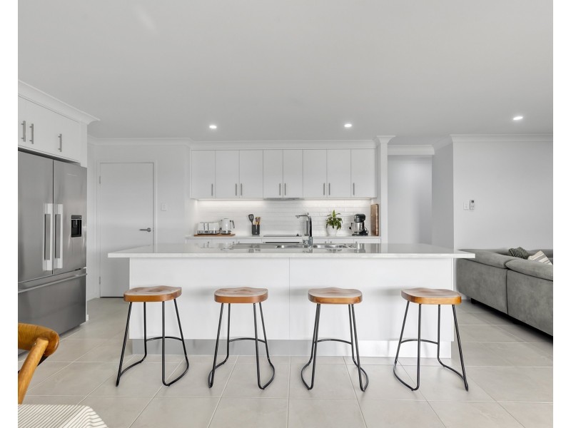 31 Palmetto Crescent, Rural View QLD 4740