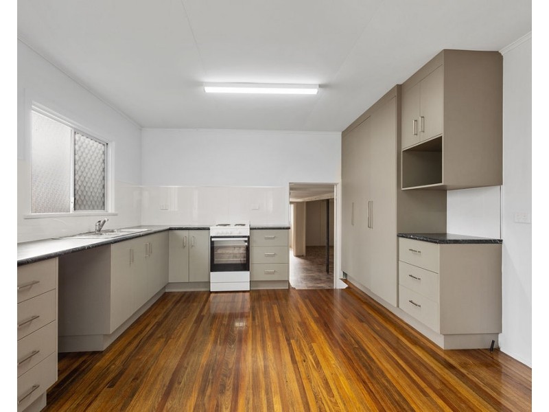 19 Barton Street, West Mackay QLD 4740