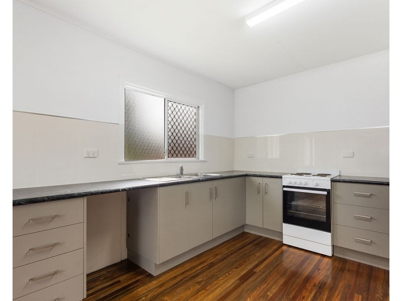 19 Barton Street, West Mackay QLD 4740