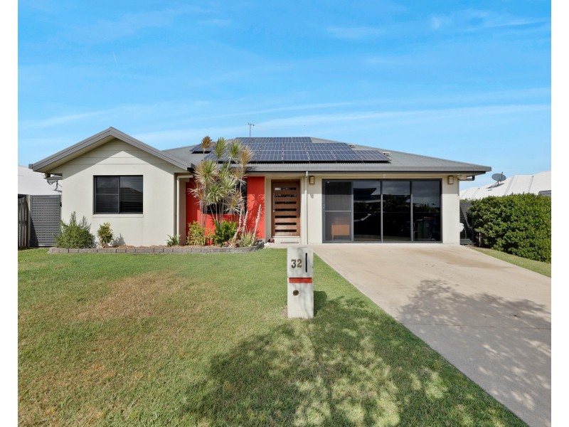 32 Hangan Street, Bucasia QLD 4750