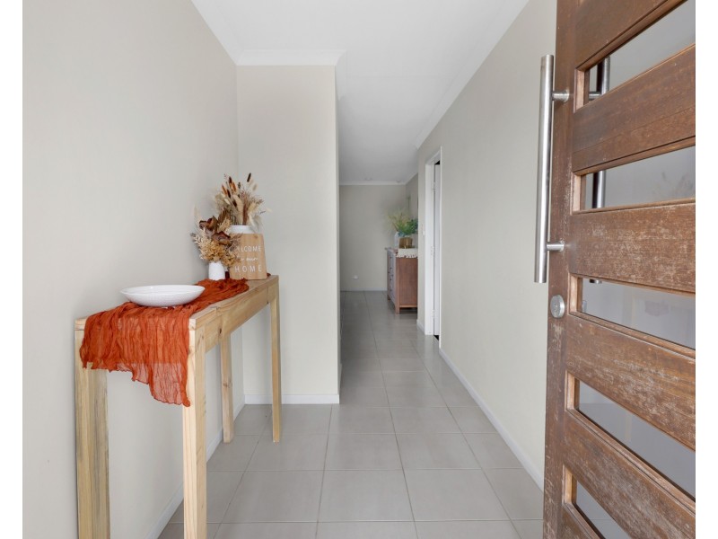 32 Hangan Street, Bucasia QLD 4750