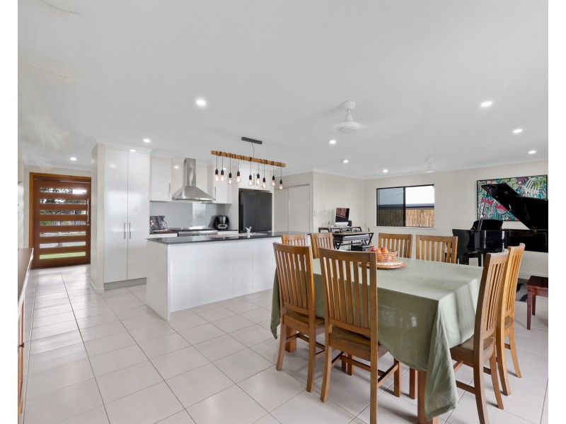 32 Hangan Street, Bucasia QLD 4750