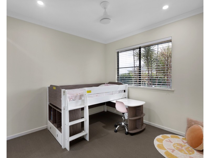 32 Hangan Street, Bucasia QLD 4750
