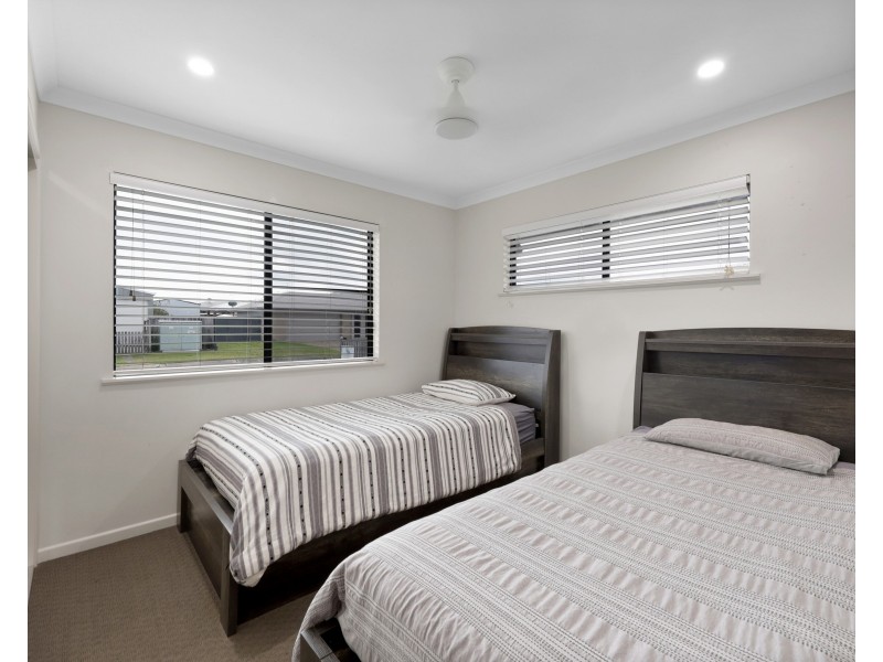32 Hangan Street, Bucasia QLD 4750