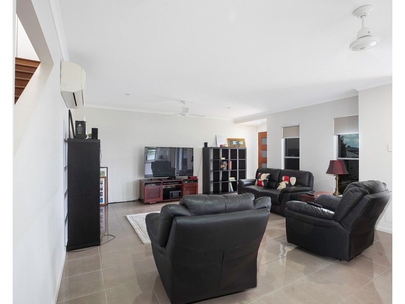9 Surrey Court, Ooralea QLD 4740