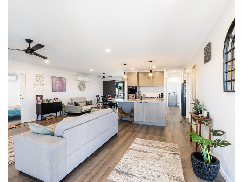 40 Somerset Drive, Andergrove QLD 4740