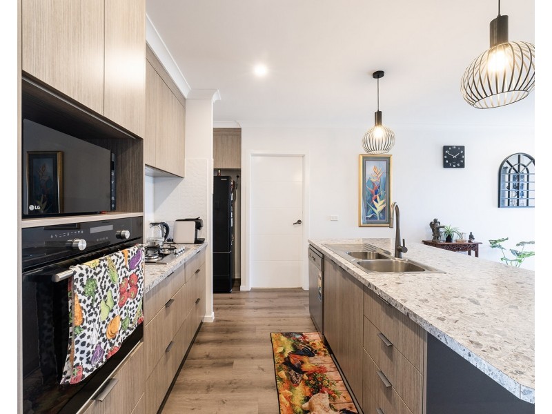 40 Somerset Drive, Andergrove QLD 4740