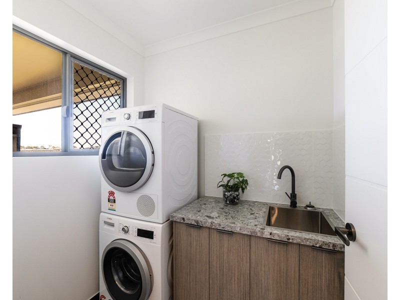40 Somerset Drive, Andergrove QLD 4740