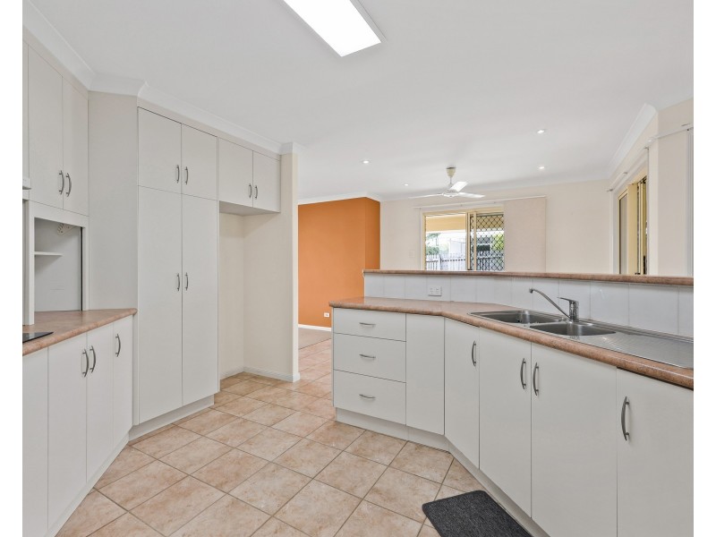 27 Kirkconell Street, Beaconsfield QLD 4740