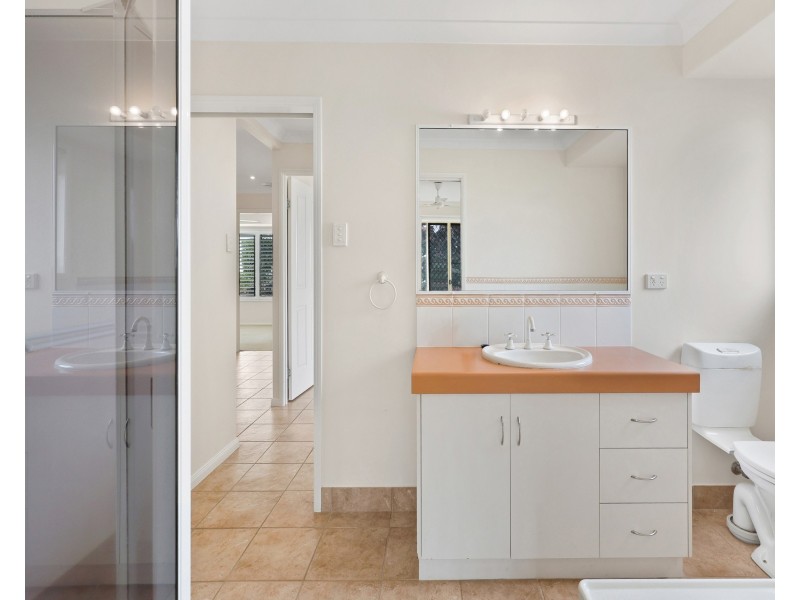 27 Kirkconell Street, Beaconsfield QLD 4740