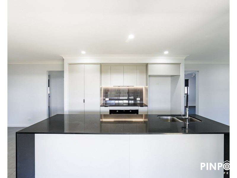 7 Devereux Street, Rural View QLD 4740