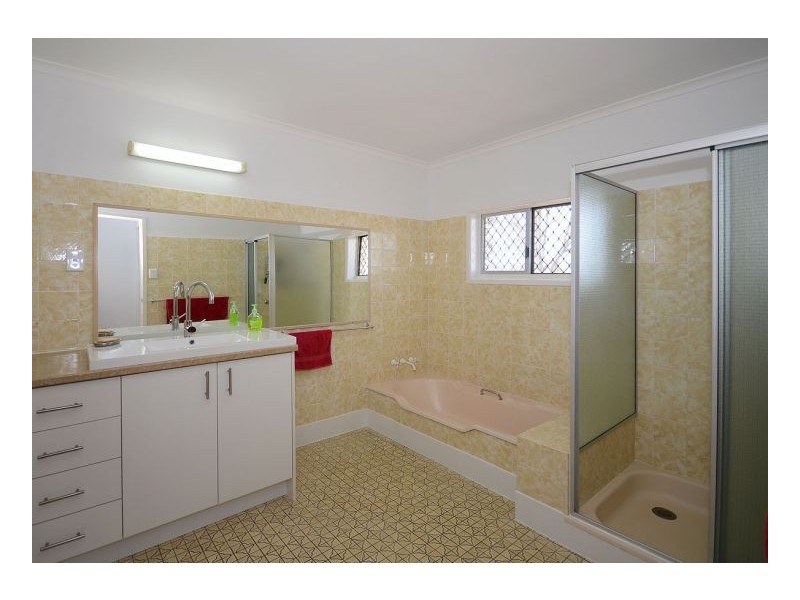 17 Aplin Street, Point Vernon QLD 4655