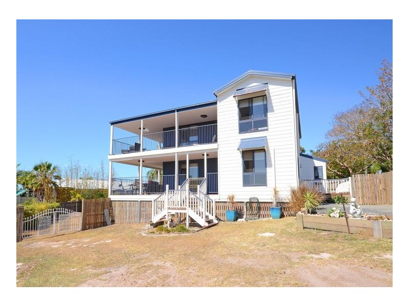 6 Deeds Crt, Dundowran Beach QLD 4655