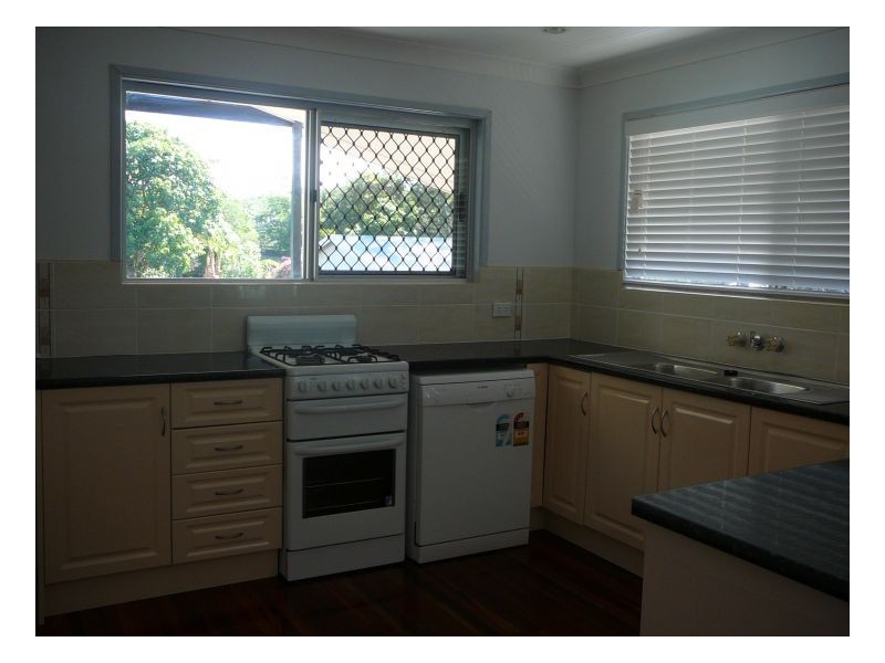 23 Brighton Street, Point Vernon QLD 4655