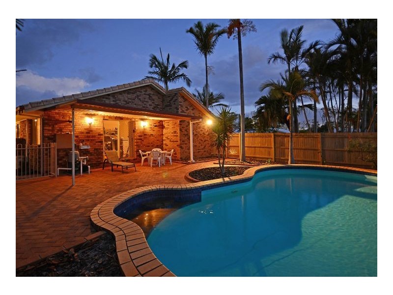 7 Bergin Court, Torquay QLD 4655