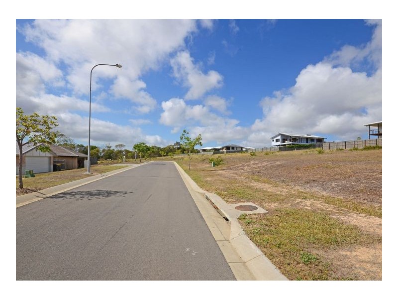 9 Steel Street, Nikenbah QLD 4655