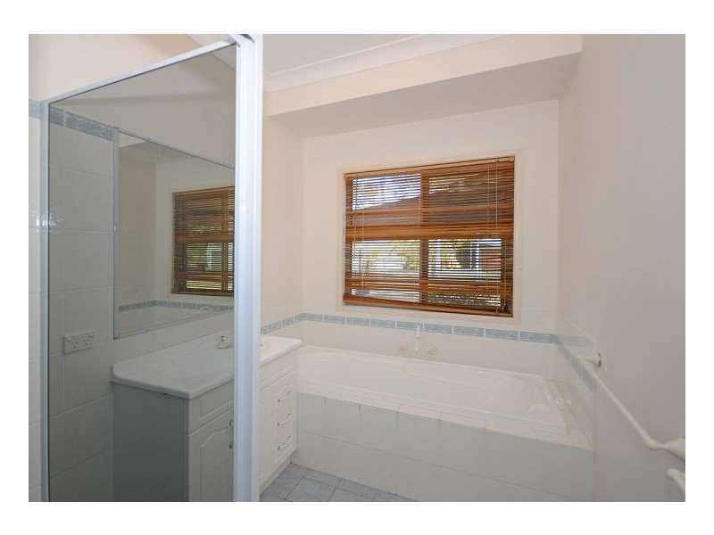 71 Barallen Close, Booral QLD 4655