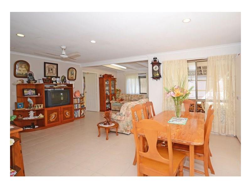 19 White Street, Point Vernon QLD 4655