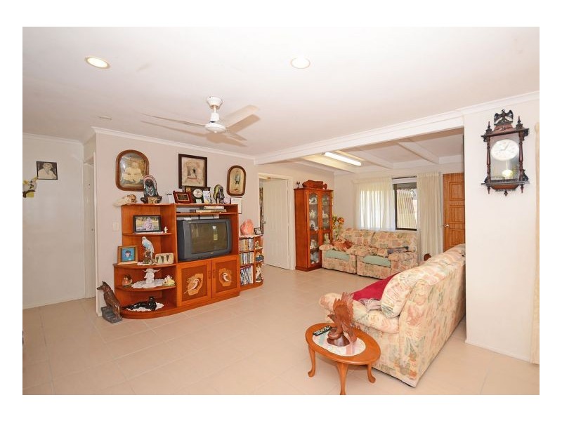 19 White Street, Point Vernon QLD 4655