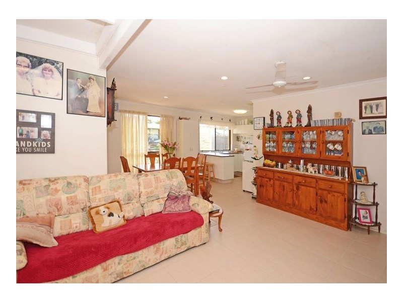 19 White Street, Point Vernon QLD 4655