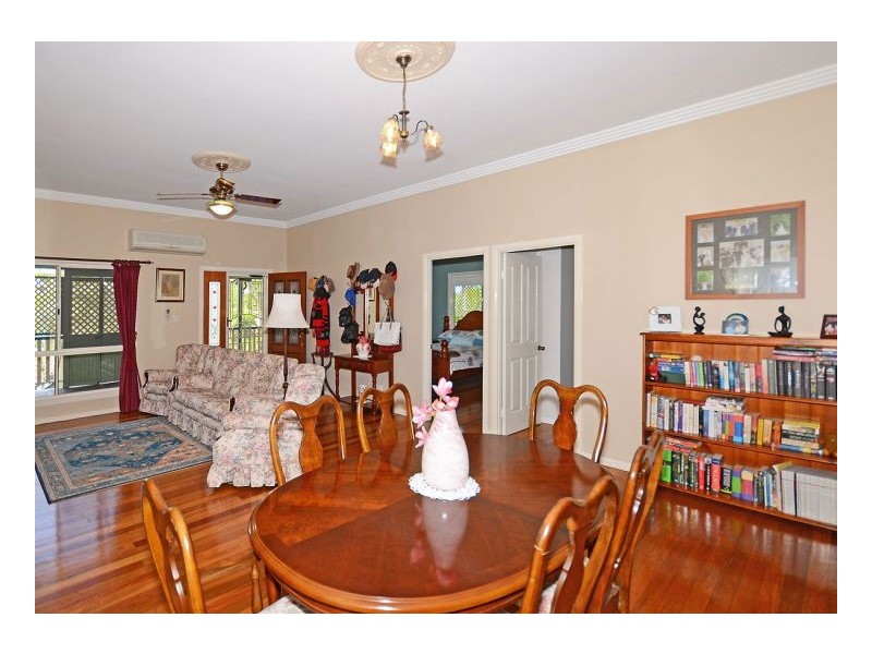 17 Windsor Way, Urraween QLD 4655