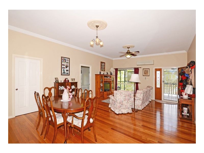 17 Windsor Way, Urraween QLD 4655