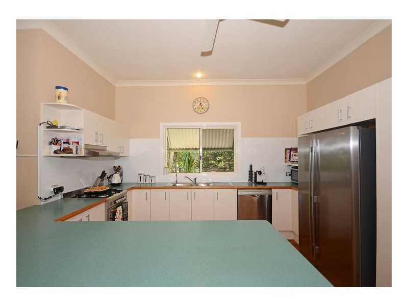 17 Windsor Way, Urraween QLD 4655