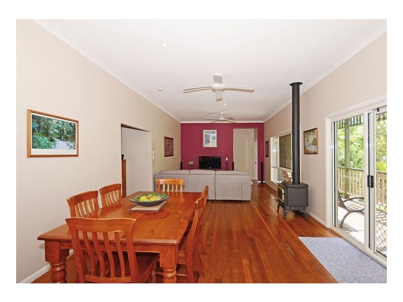 17 Windsor Way, Urraween QLD 4655