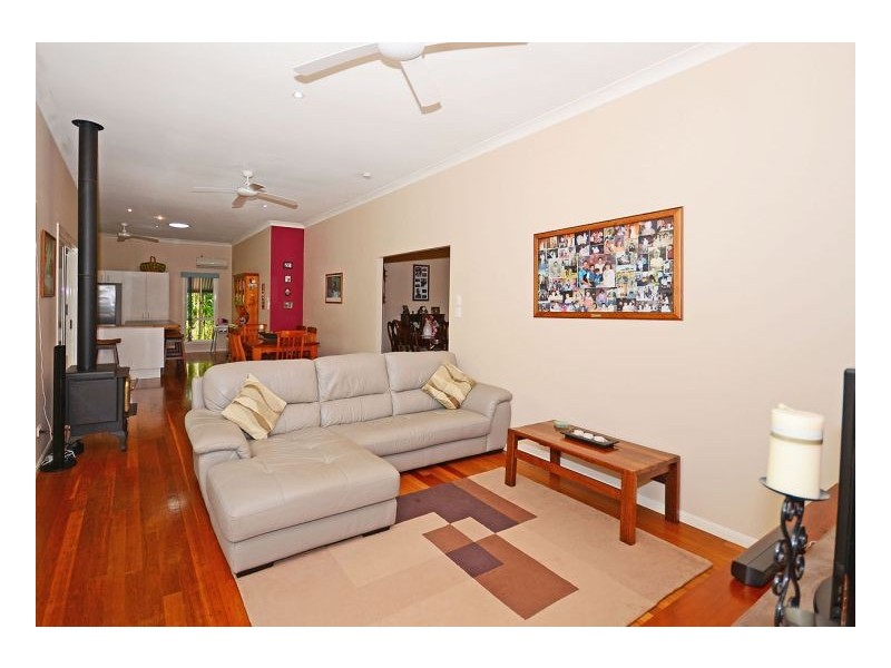 17 Windsor Way, Urraween QLD 4655