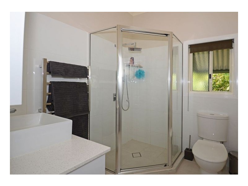 17 Windsor Way, Urraween QLD 4655