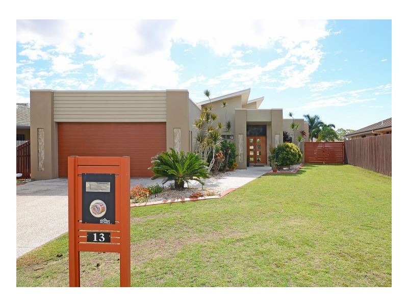 13 Pembridge Cct, Urraween QLD 4655