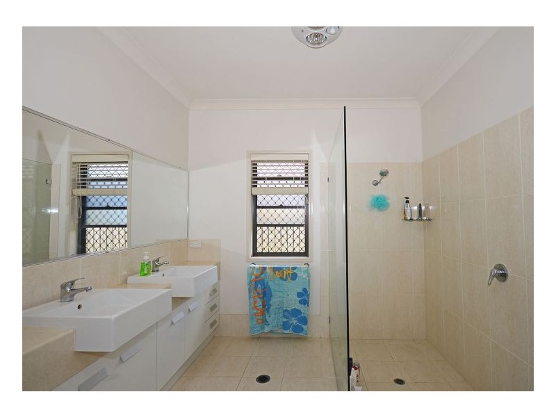 13 Pembridge Cct, Urraween QLD 4655