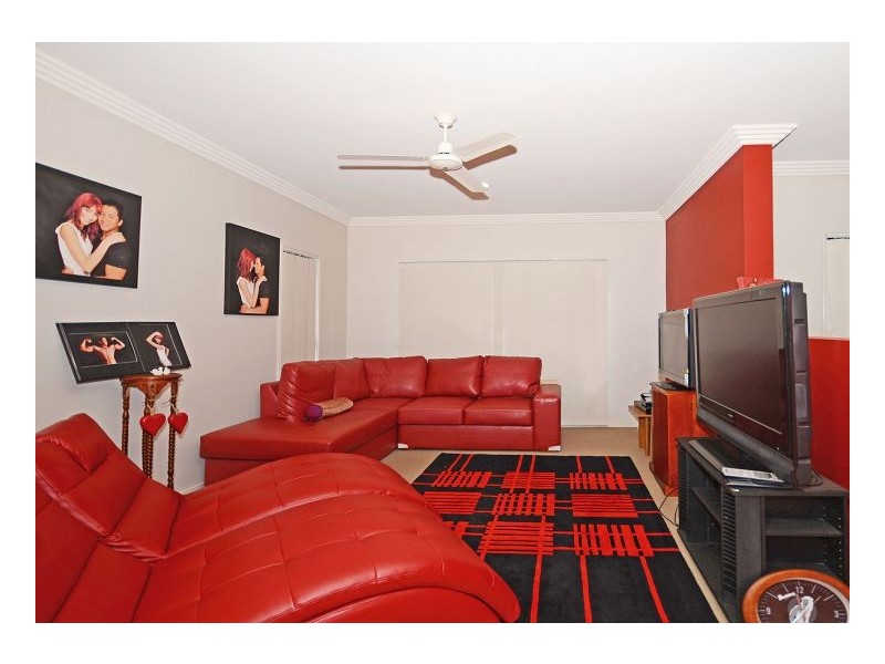 13 Pembridge Cct, Urraween QLD 4655