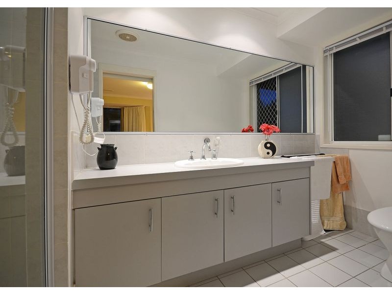 6 Bergin Court, Torquay QLD 4655