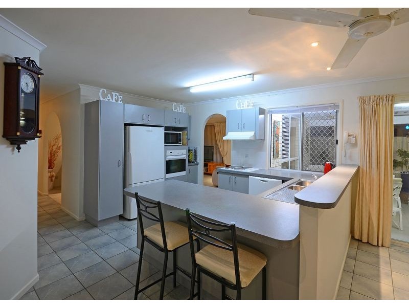 6 Bergin Court, Torquay QLD 4655