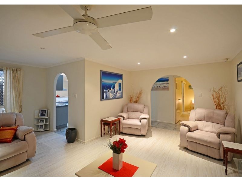 6 Bergin Court, Torquay QLD 4655