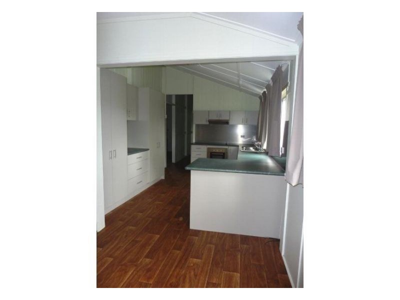 73 William Street, Howard QLD 4659